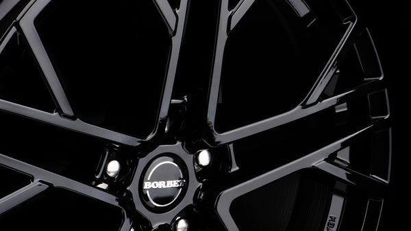 BORBET XV black glossy – valmistajan mallikuva. Vanteen tarkat mitat ja pulttijako tuotetiedoissa. Kuva: BORBET.